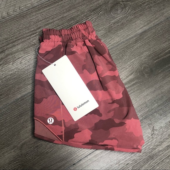 Lululemon Hotty Hot Low Rise Short 4" - Picture 3 of 9